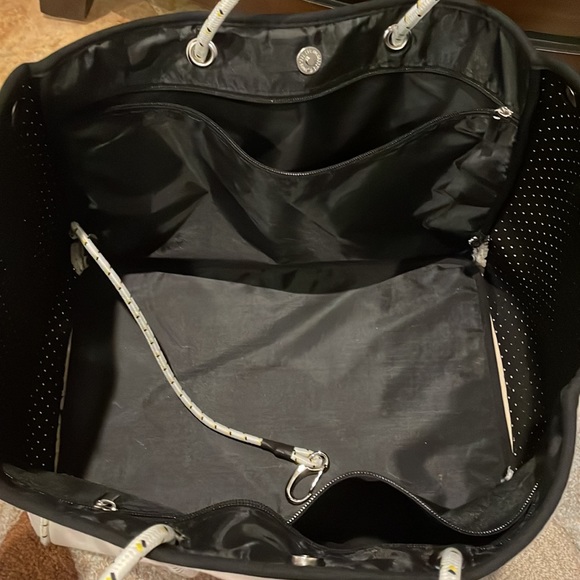 Greyson Riot- neoprene tore - Picture 3 of 7